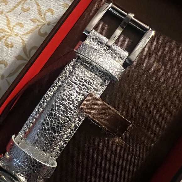 Coach star watch with leather strap - Picture 2 of 5